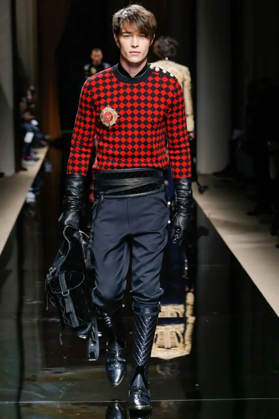 Look 4